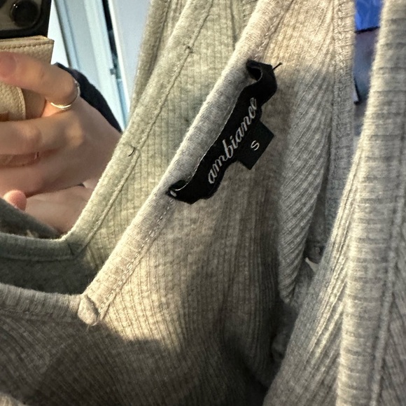 Gray tied sides -tank top - Picture 2 of 3